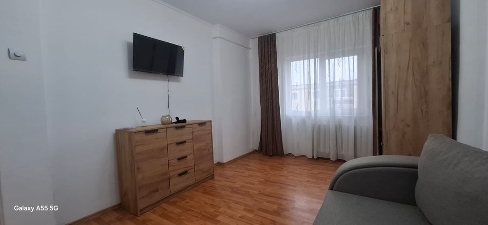 Inchiriez garsoniera spatioasa