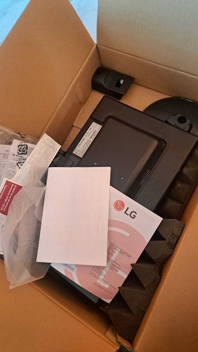 Продава се монитур