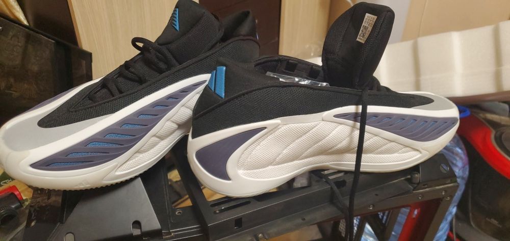 Кросовки adidas привезенные оригинал