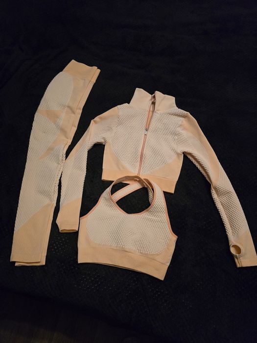 Спортен сет в три части