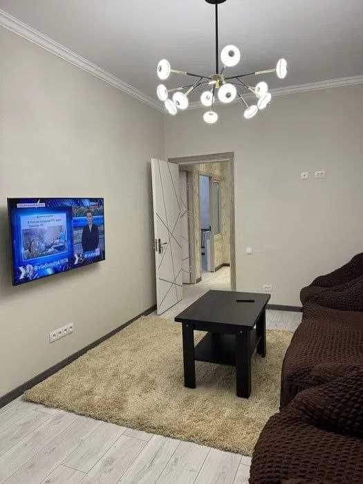 R7 Сдаётся квартира 2/2/4 на Мирзо-Улугбекском р-н о-р Эко Базар !