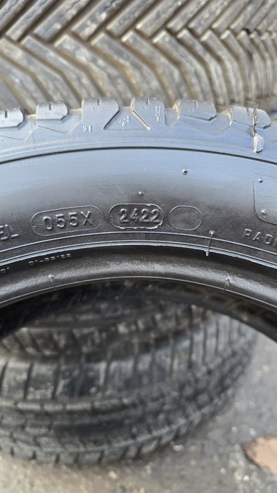 235/45/R18 Michelin Cross Climate²