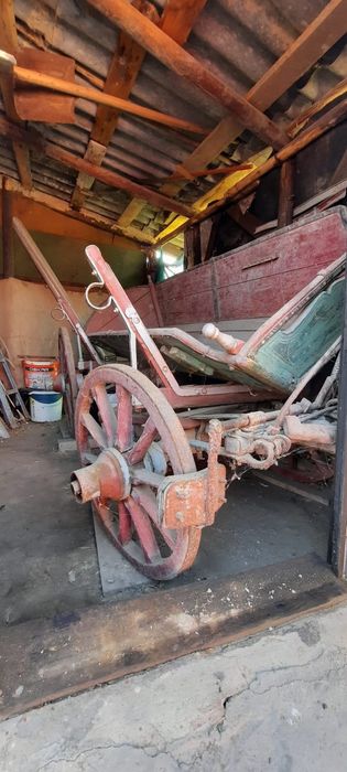 Căruță decor tradițional țigănească.