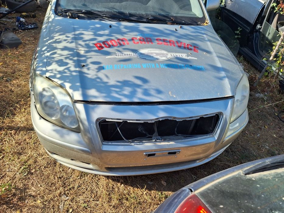 Dezmembrari Toyota Avensis 1.8 benzina sedane an 2004