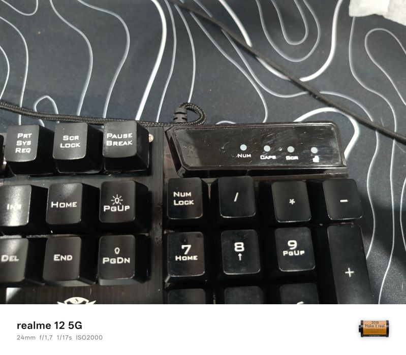 Продам клавиатуру