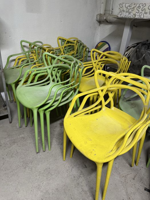 Стулья пластиковые