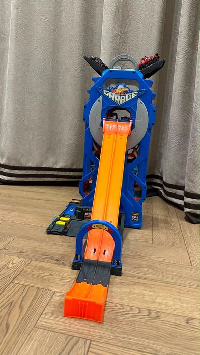 Трек для машинок  hot wheels