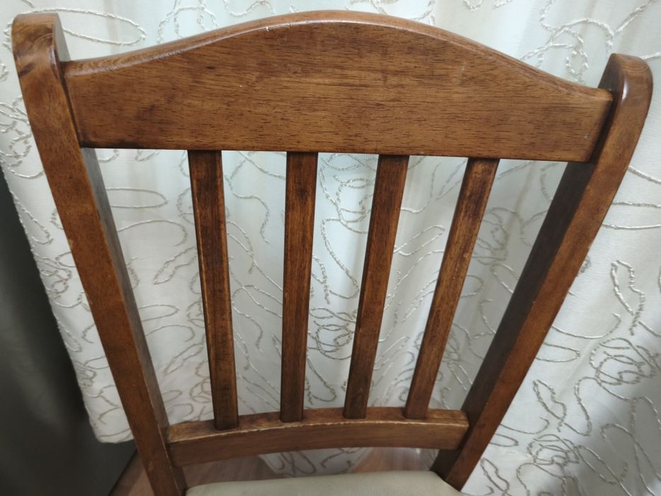 Продам стулья деревянные 4 шт