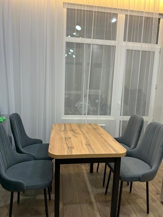 Стол и стул продаётся