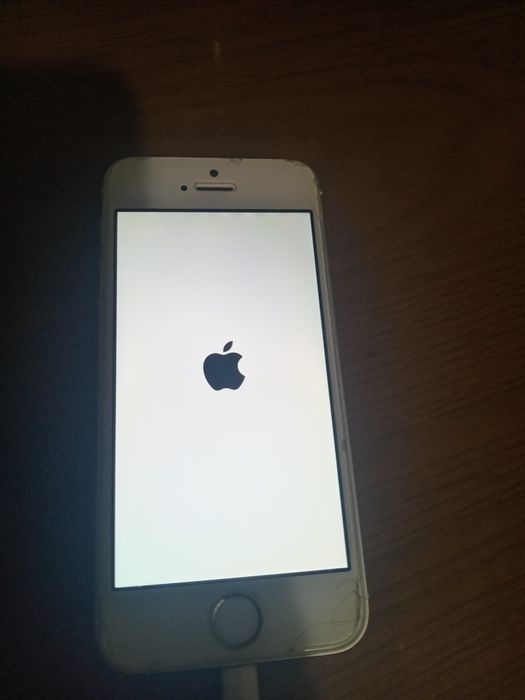 Продам айфон 5 вроде