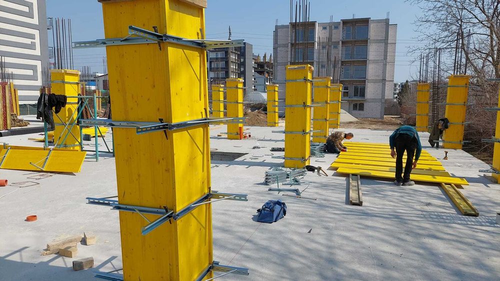 Montanti fundatie, cravate panouri Doka distantiere pene