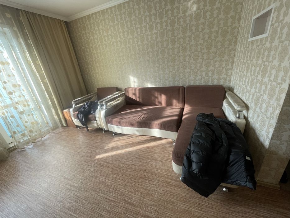 Отдам даром диван и кресло