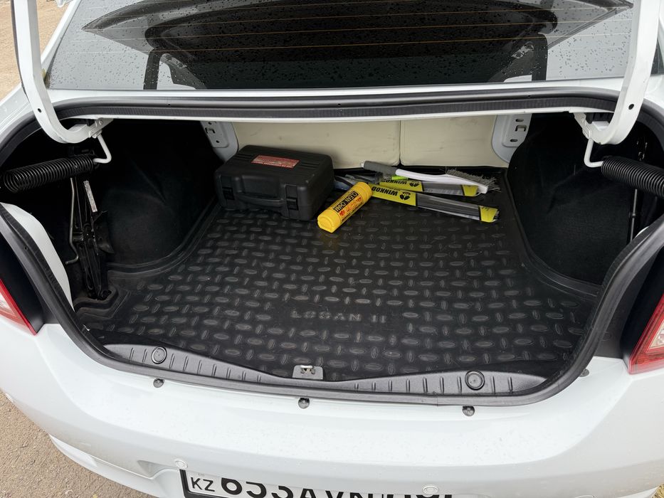 Продам автомобиль Рено Логан