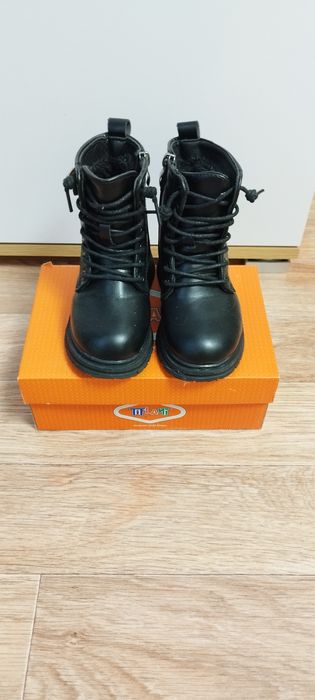 Продам обувь для девочки