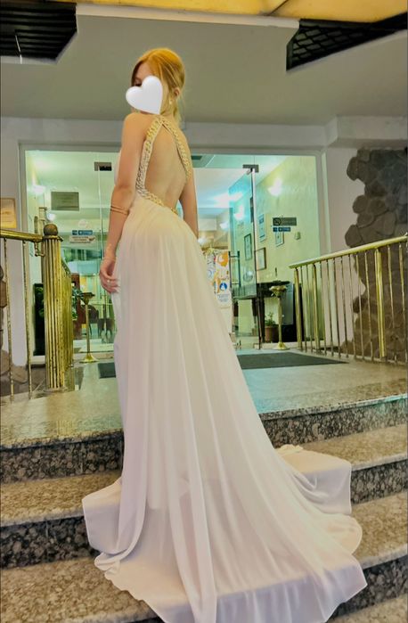 дизайнерска рокля