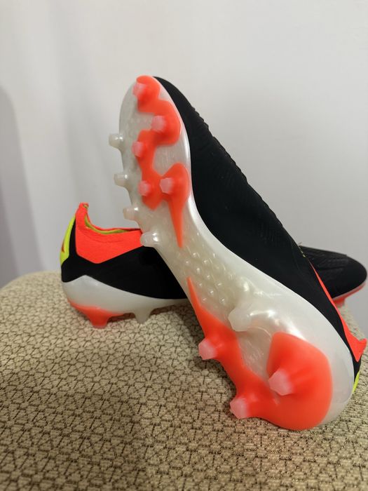 Predator hybridtouch 2.0 noi cu eticheta marimea 43 1/3!