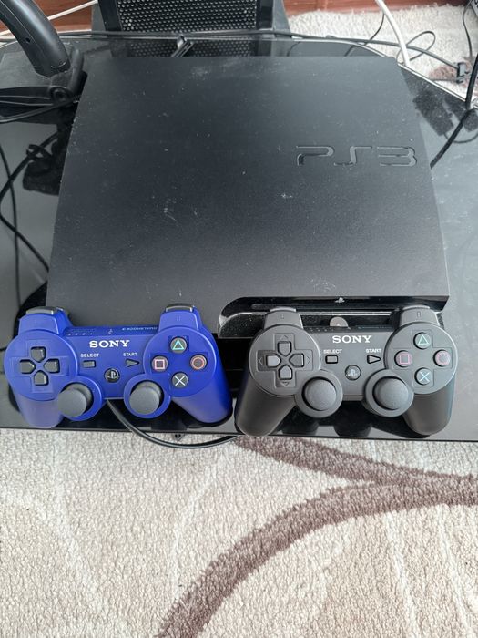 Продам плейстейшен ps 3 торг уместен