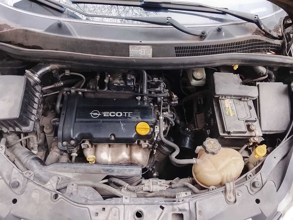 Opel Corsa D Бензин 80коня