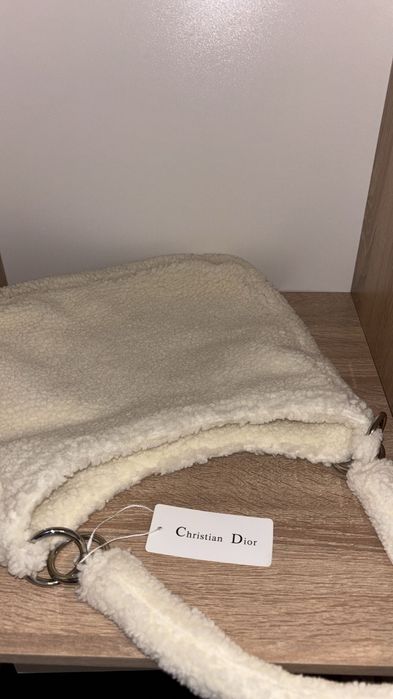 Geanta pufoasă C Di or noua