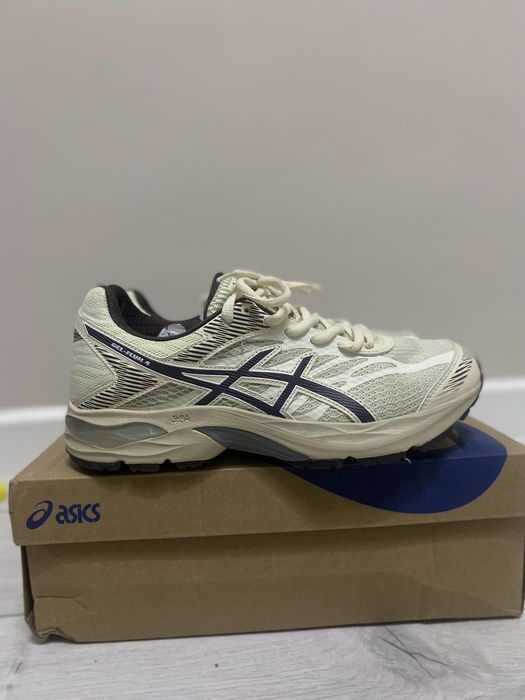 Продам кроссовки asics