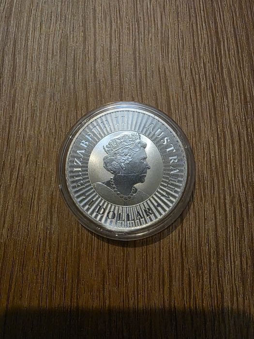 Vând monede din argint 1 oz (31,1 g), puritate .999