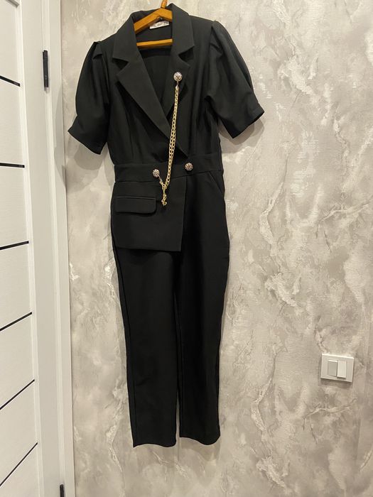 Одежда ,платья в отличном состоянии