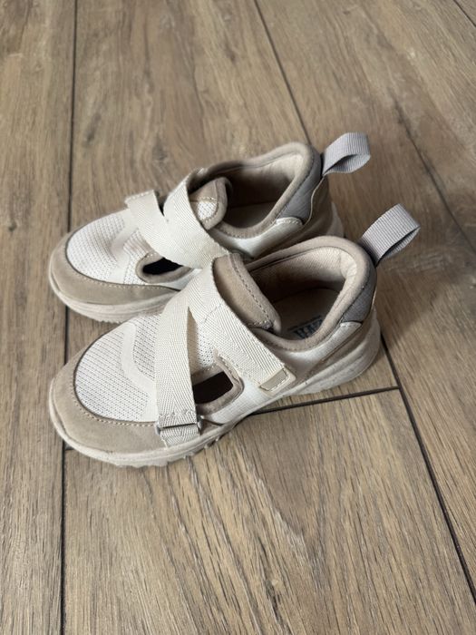 Детские кроссовки Zara