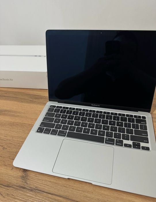 MacBook Air M1 в идеальном состоянии!