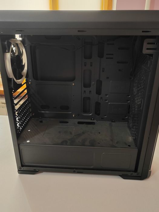 Продам корпус cougar