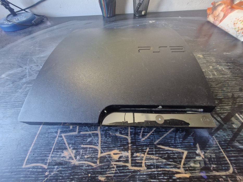 Ps 3 fără  manete . Jocurile se dau separat
