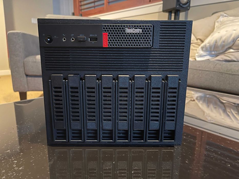 Carcasa NAS 8xBAY pentru pc-uri Lenovo ThinkCentre aka Tiny