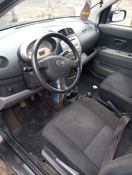 Vând Daihatsu sirion