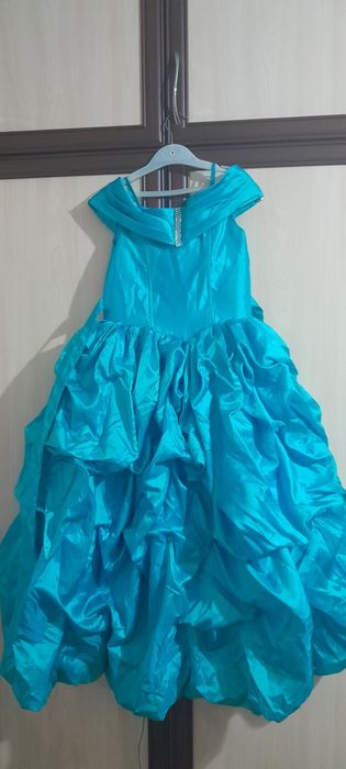 Продам платье нарядное