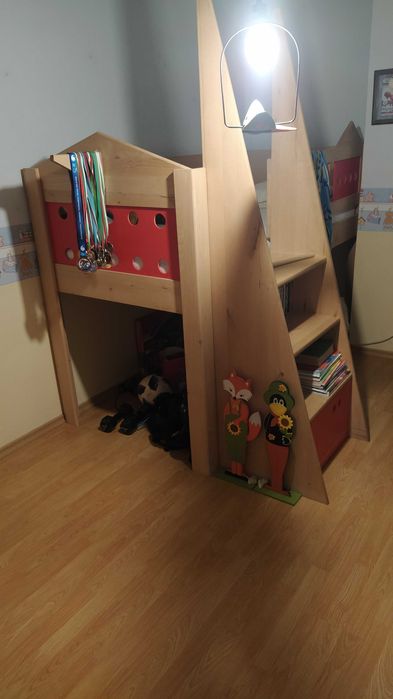 Детско легло. Масивен бук.