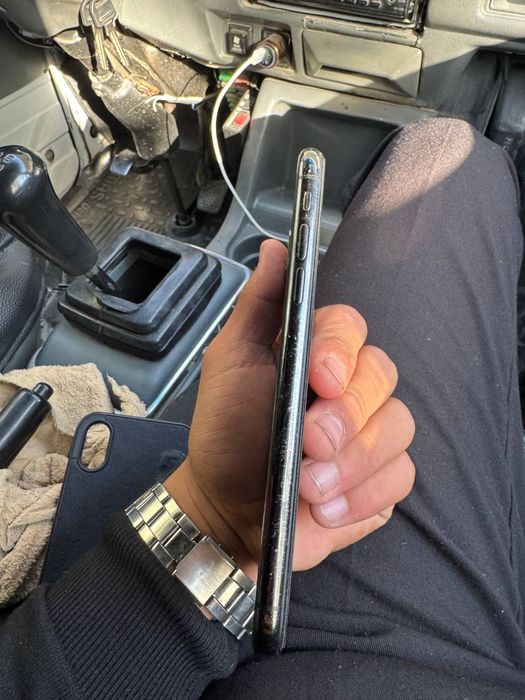 Iphone x  holati zur hech qayiri almashmagan  javob 1yarim milon  aybi