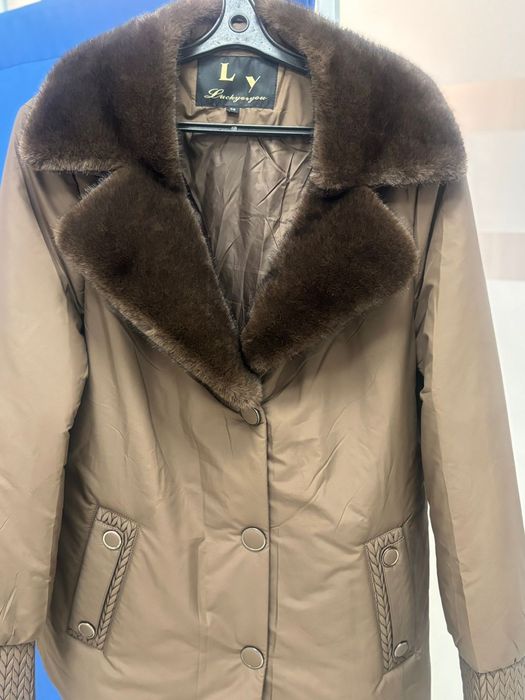 Срочнооо продам верхную одежду