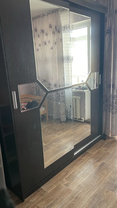 Продам шкаф купе, тахта, комод