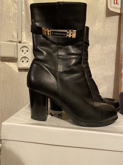 Продам куртку 52 размер