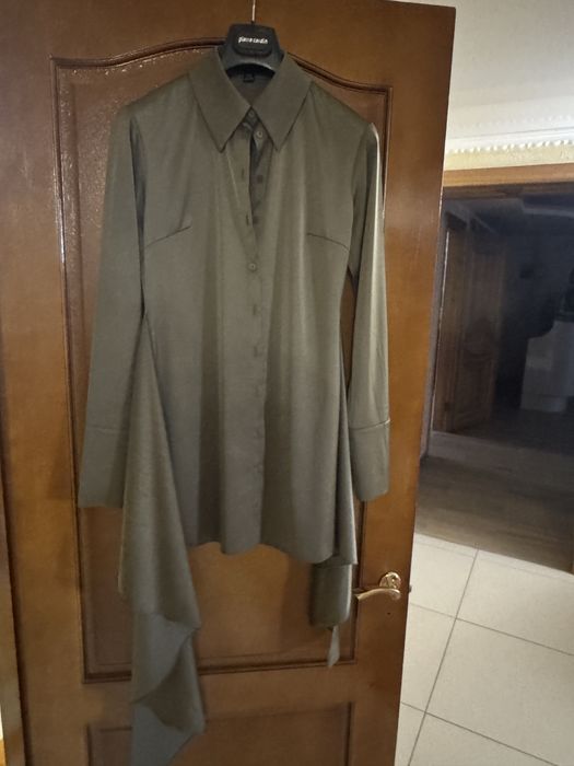 Продам платье размер S очень красивое