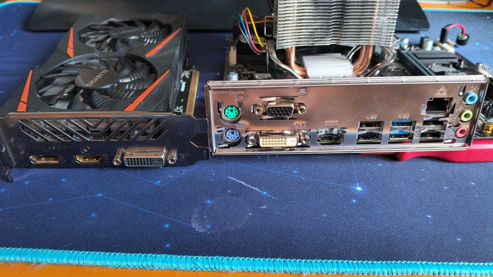 Vand sistem Intel I3 si AMD RX550