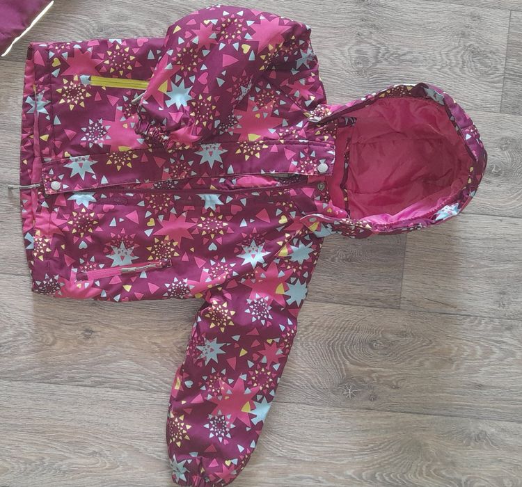 Костюм,куртка и штаны.