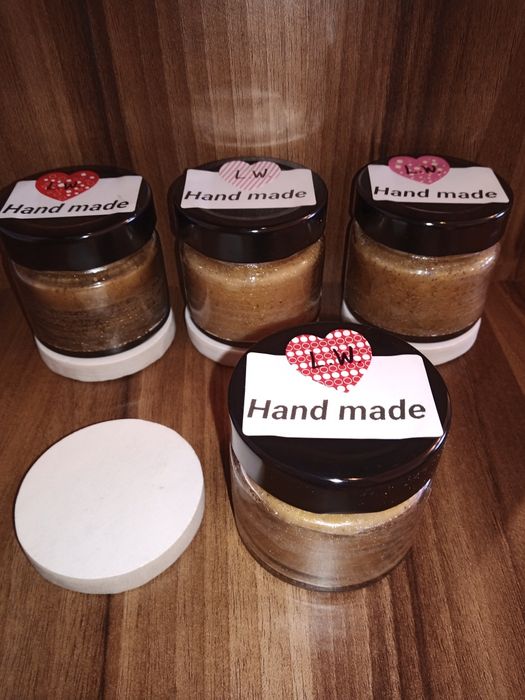 Свечи с подставкой из плитки