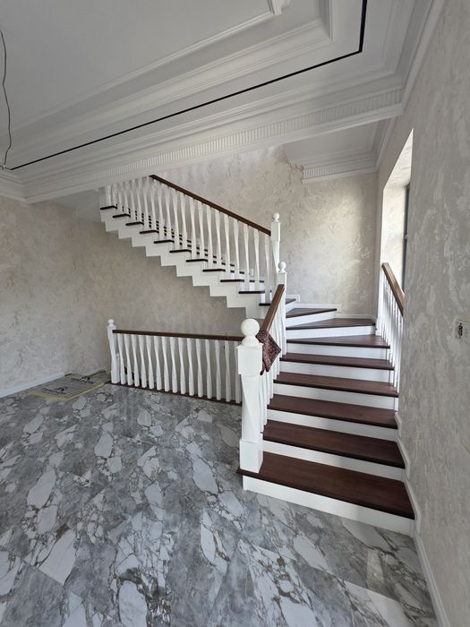 Uy sotiladi ipodrom tarafda