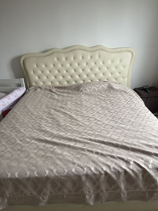 кровать в отличном состояний