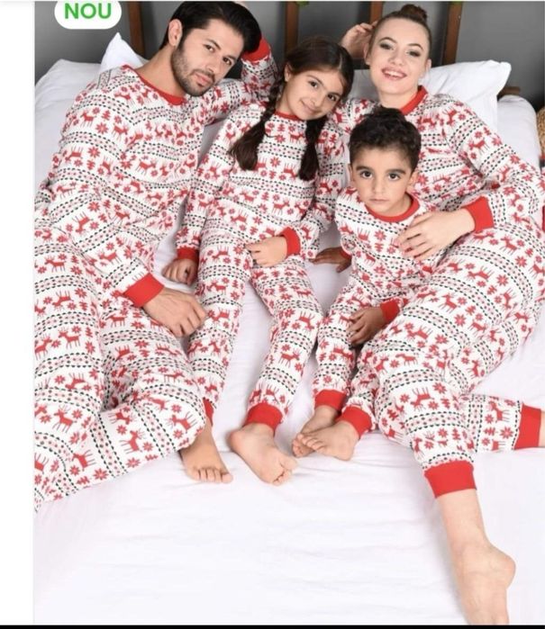 Set pijamale de craciun