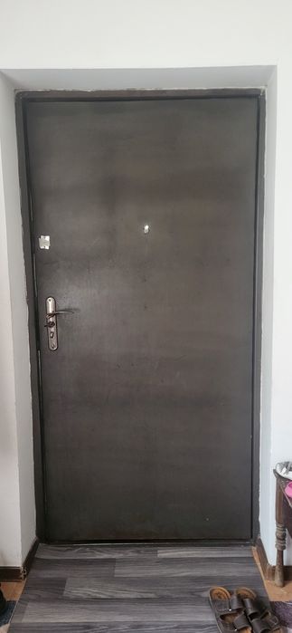 Продам металлический дверь