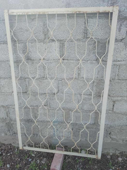 Решётка на окно 0,88/1, 37 .