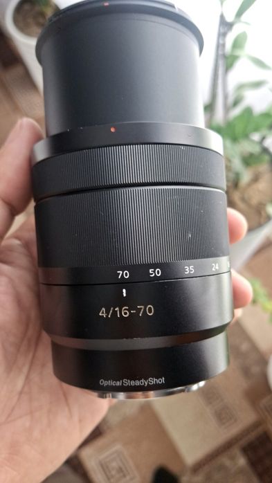 Объектив сони 16-70 F 4