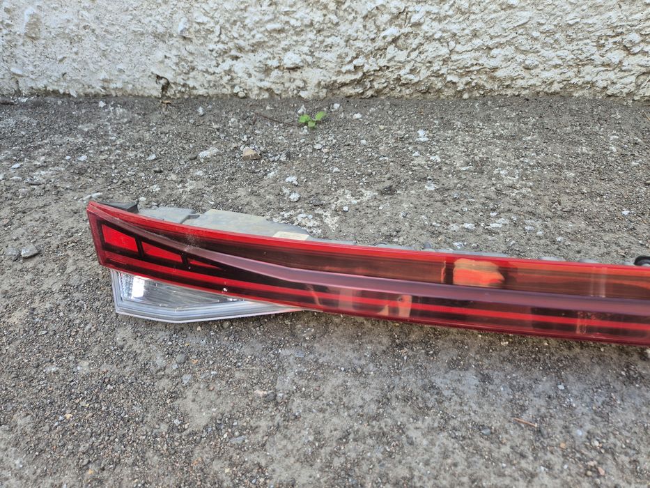 Задний фонарь багажника