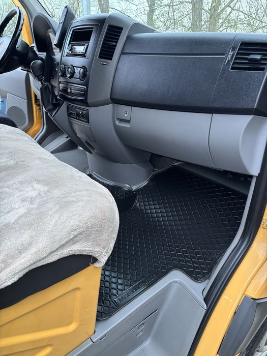 Vand Mercedes Sprinter 319 motor 3.0 cdi 9 locuri 190 cp